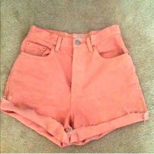 High waisted peach Levi shorts